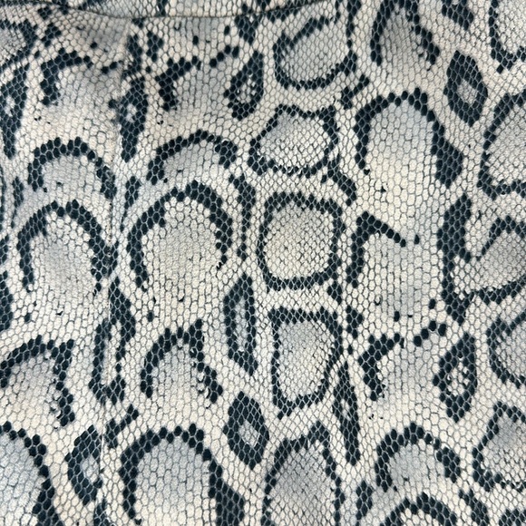 Donna Morgan Snakeskin Straight Leg Pants - Picture 7 of 8